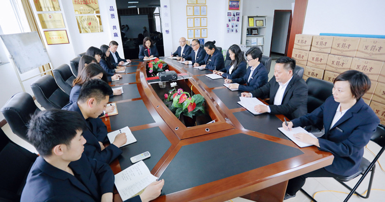公司擁有一支素質(zhì)好、技術(shù)精、專業(yè)齊全的精英團(tuán)隊(duì)